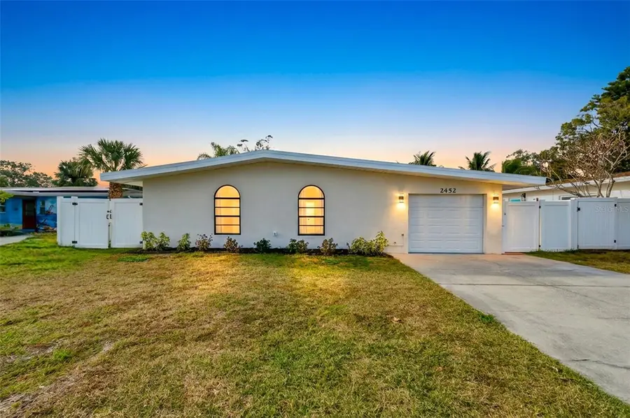 2452 Baywood Drive E, Dunedin, FL 34698 - Image #2