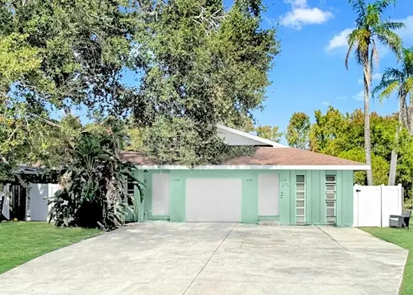 10597 101st Avenue, SEMINOLE, FL 33772