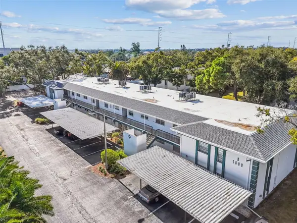 7560 92nd Street #104B, SEMINOLE, FL 33777