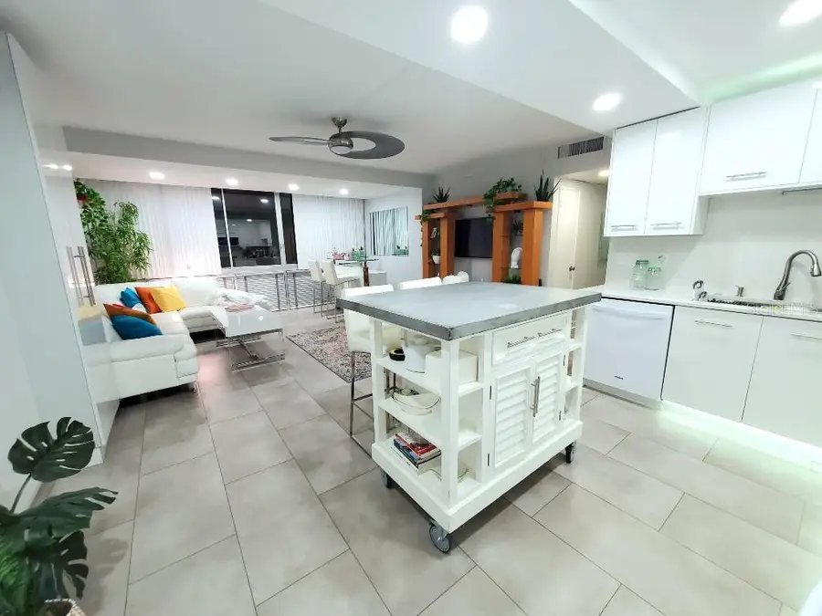 31 Island Way #303, Clearwater Beach, FL 33767 - Image #3