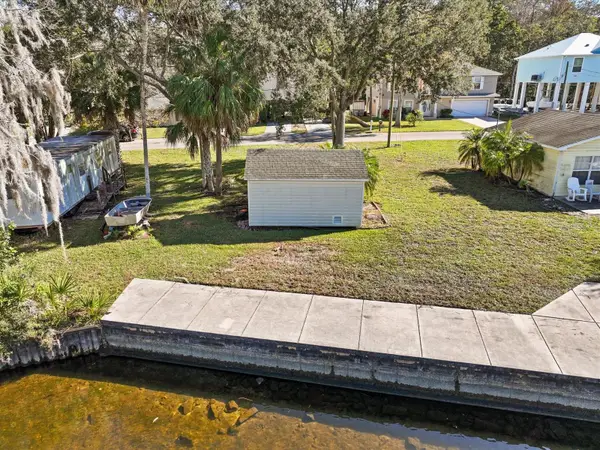 7259 Tropical Drive, WEEKI WACHEE, FL 34607