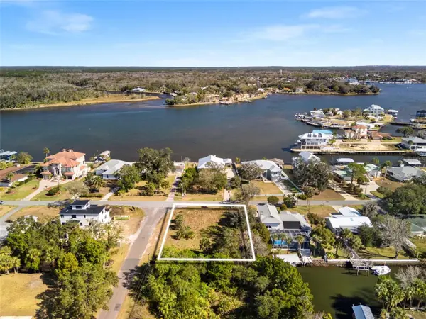 2262 N Watersedge Drive, CRYSTAL RIVER, FL 34429