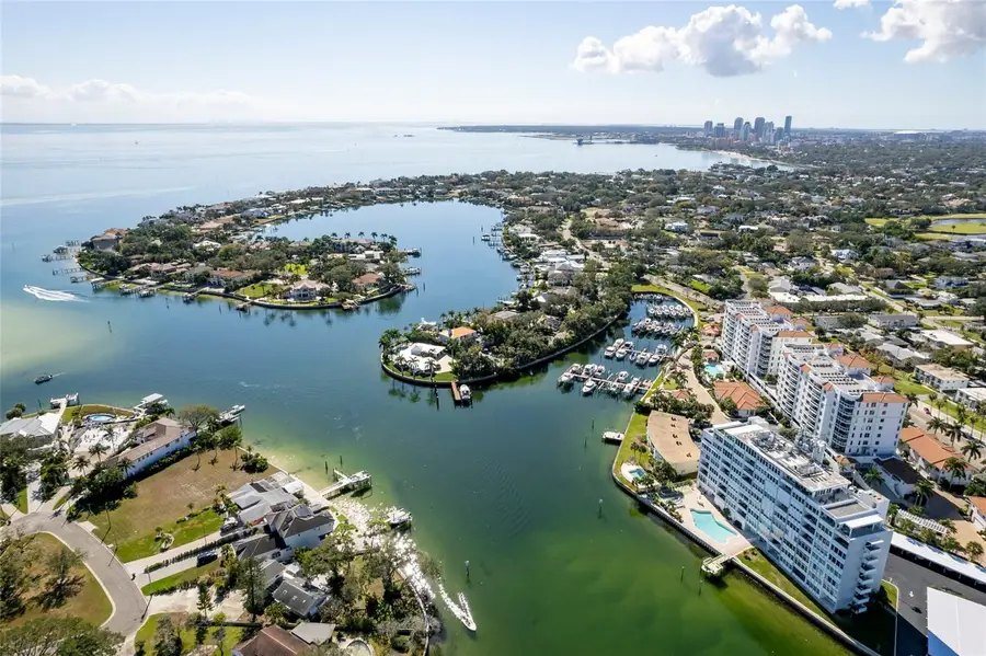 1365 Snell Isle Boulevard Ne #2B, Saint Petersburg, FL 33704 - Image #2