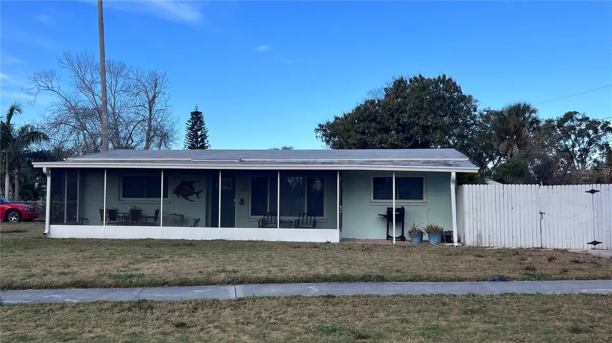 701 Sunset Drive, Tarpon Springs, FL 34689 - Image #1