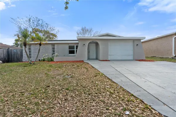9020 Hunt Club Lane, PORT RICHEY, FL 34668