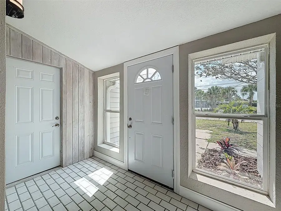 4221 Shore Acres Boulevard Ne, Saint Petersburg, FL 33703 - #2