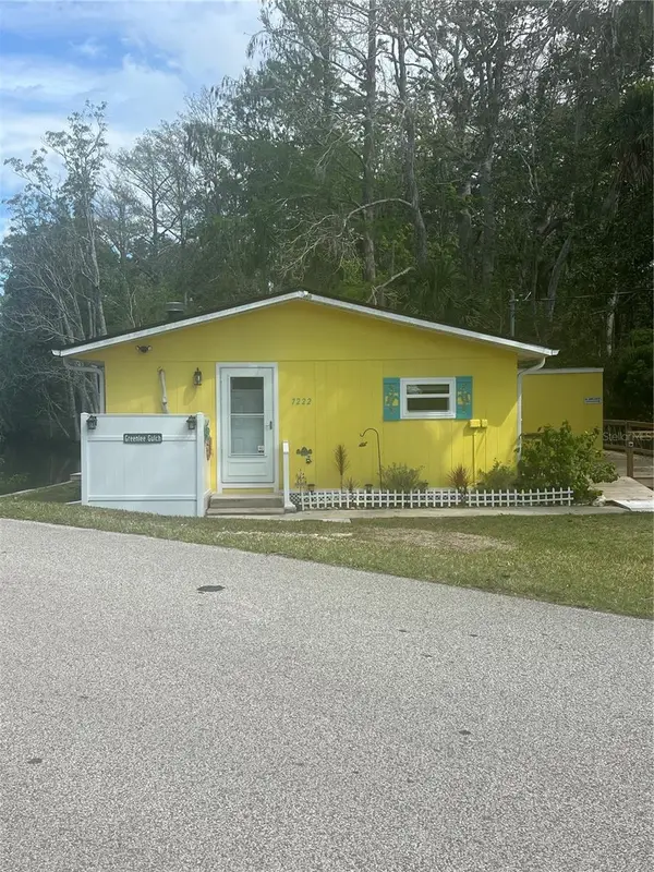 7222 Tropical Drive, WEEKI WACHEE, FL 34607