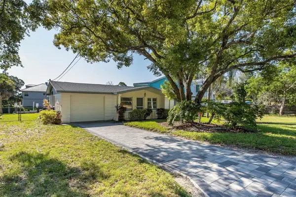 3318 Pineview Drive, HOLIDAY, FL 34691