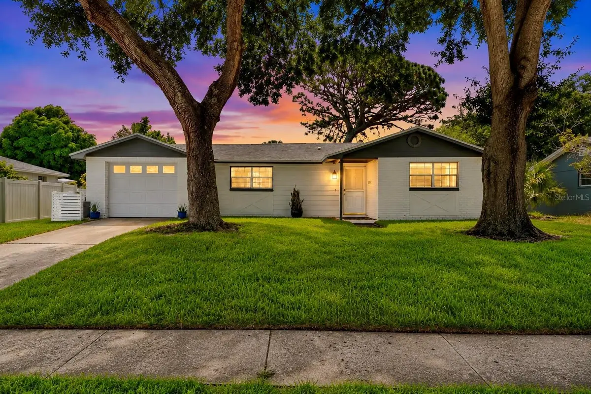 919 Peninsula Road, Tarpon Springs, FL 34689 - #1