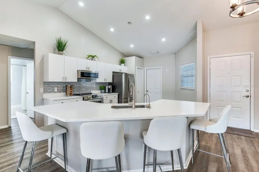 1126 Vinetree Drive, Brandon, FL 33510 - #3