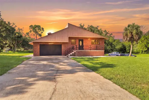 28850 Lindenhurst Drive, WESLEY CHAPEL, FL 33544