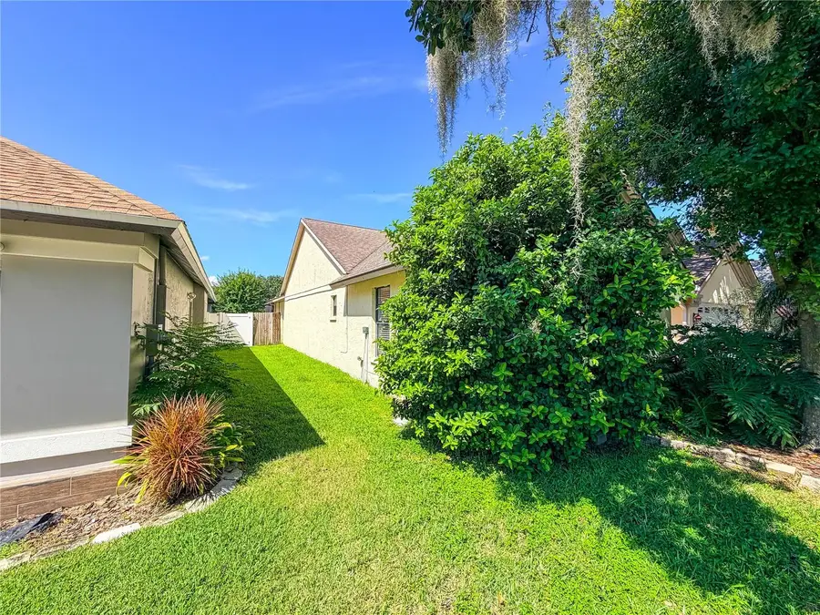 9542 Pebble Glen Avenue, Tampa, FL 33647 - #2