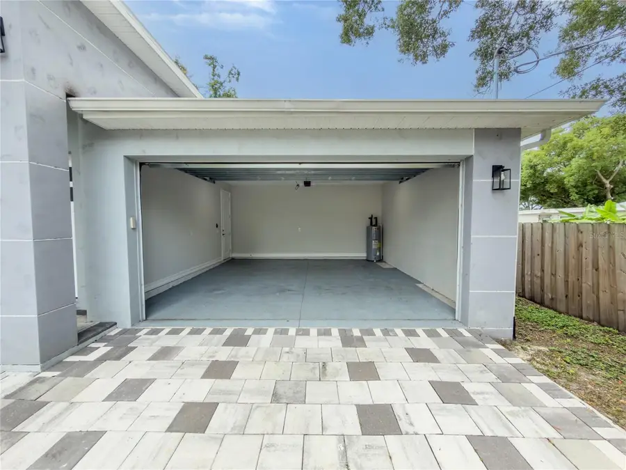3920 W Crenshaw Street, Tampa, FL 33614 - #3