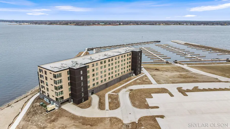 901 Adelaide Circle #302, Muskegon, MI 49441 - #3