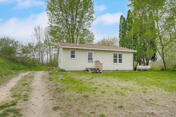 4250 Mud Lake Road, Bellevue, MI 49021