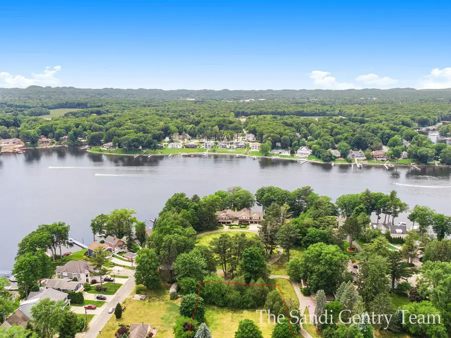 18635 N Fruitport Road, Spring Lake, MI 49456 - #2