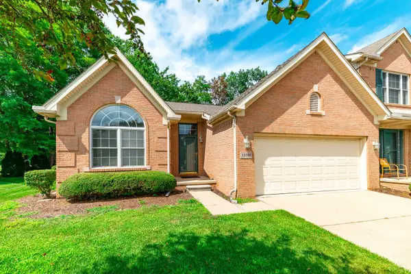 23706 W West Lake Circle #36, Brownstown, MI 48183