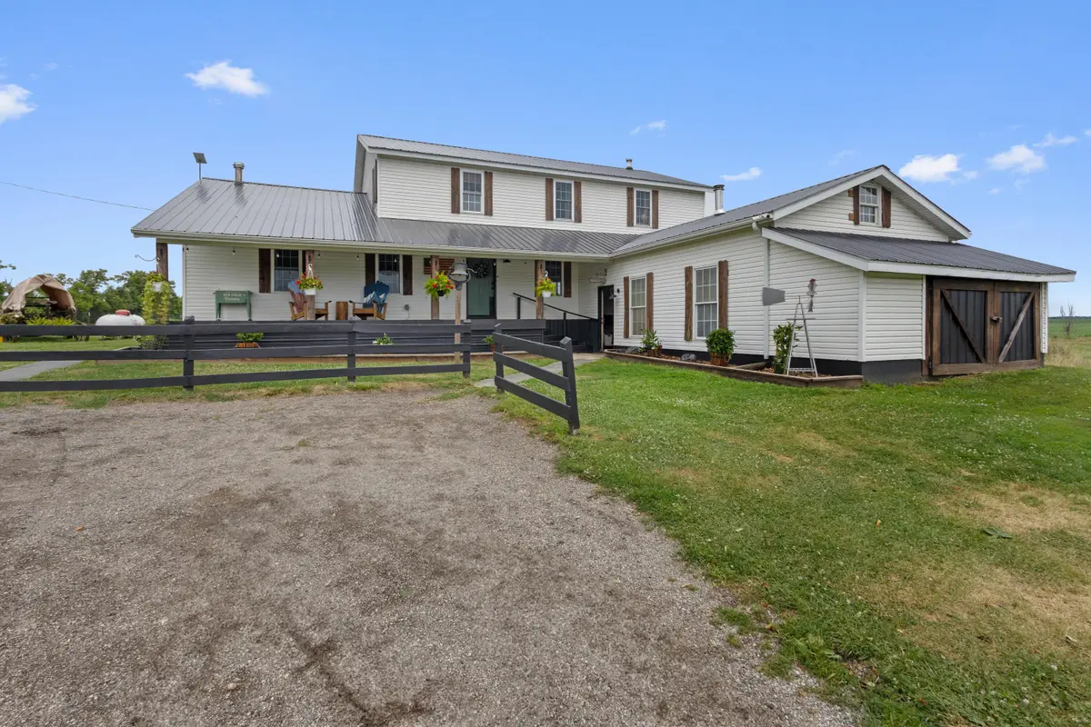 8425 Gilbert Road, Pittsford, MI 49271 - Image #1