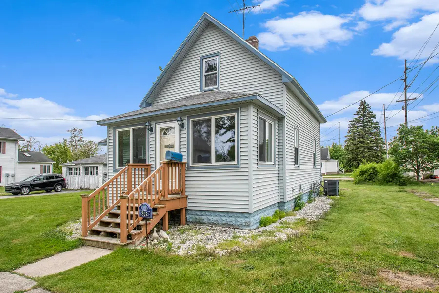 202 Maple Street, Three Oaks, MI 49128 - Image #3