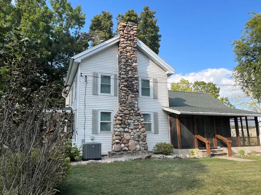 4251 Squires Road, Quincy, MI 49082 - Image #2