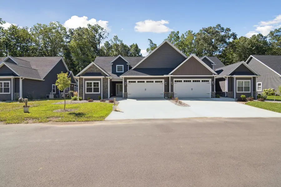 1160 Lochaven Circle, Hillsdale, MI 49242 - Image #2