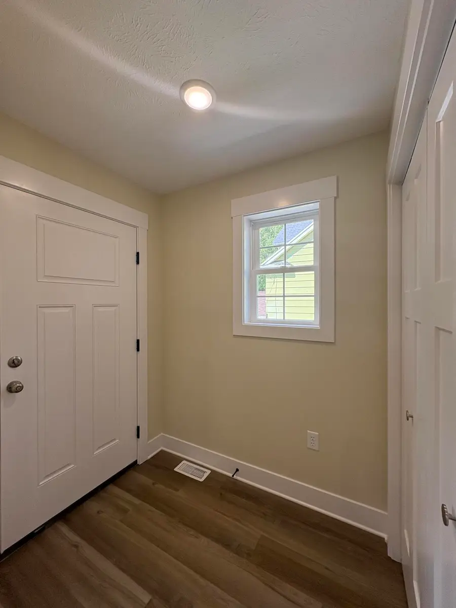 1828 Stafford Avenue Sw, Grand Rapids, MI 49507 - Image #2