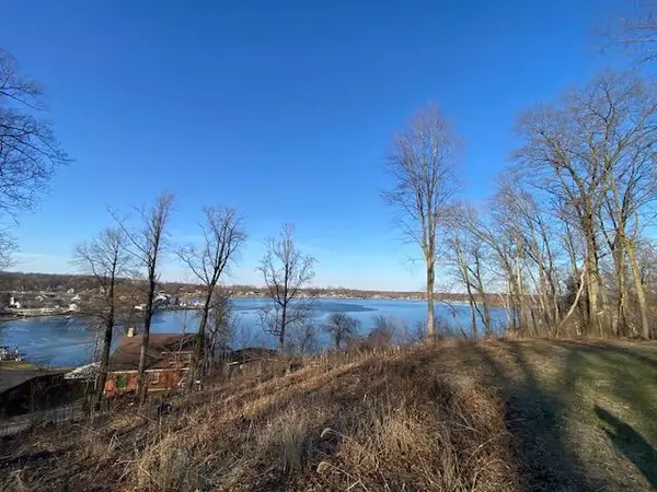 3 Donnell Lake Street, Vandalia, MI 49095