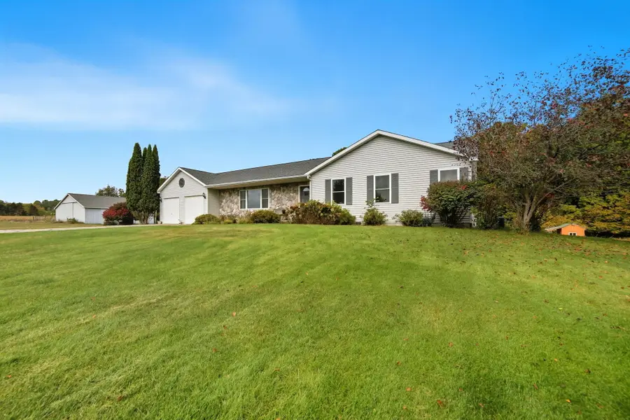 7580 River Road, Evart, MI 49631 - Image #2