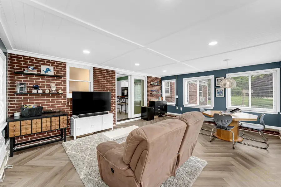 319 Greenridge Drive Nw, Grand Rapids, MI 49544 - Image #3