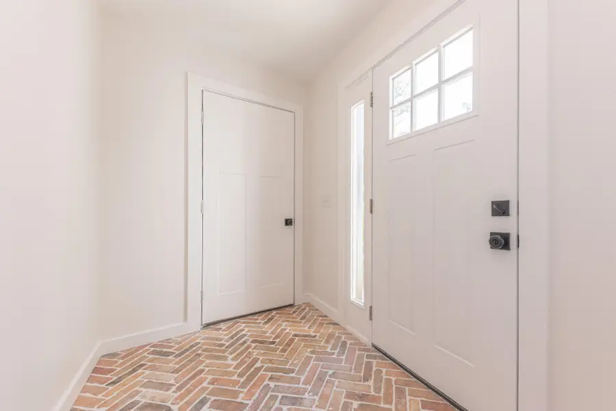 577 Glendale Circle, Ann Arbor, MI 48103 - Image #3