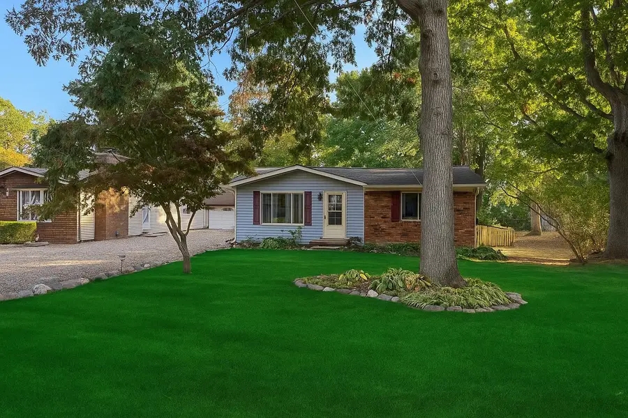 1552 Odette, Hartland, MI 48353 - Image #2
