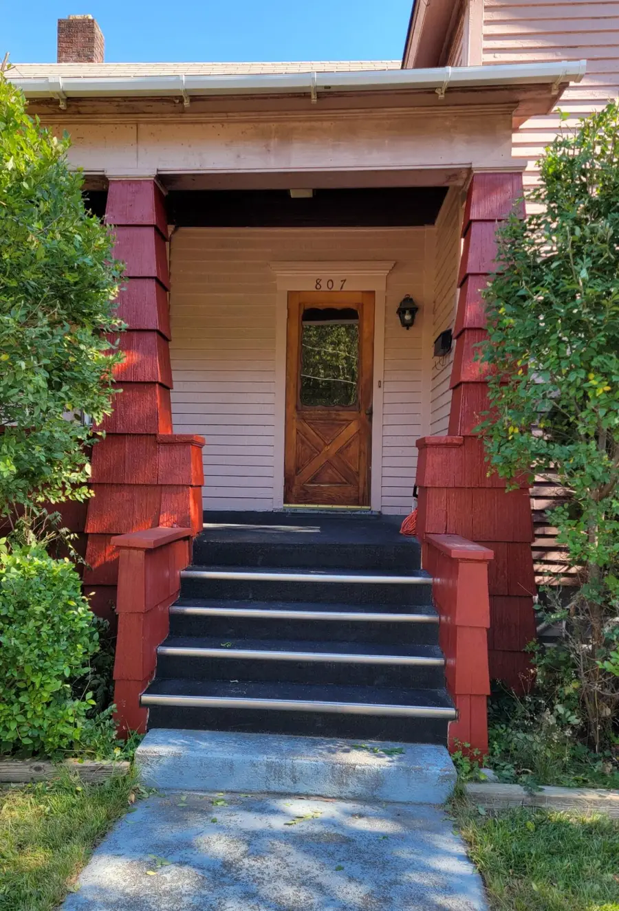 807 Davis Street, Manistee, MI 49660 - Image #3