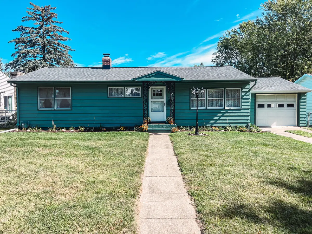 558 N Mckenzie Street N, Adrian, MI 49221 - Image #1