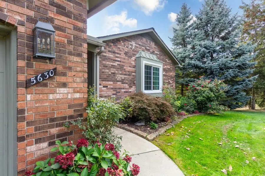 5630 S Adams Way, Bloomfield Township, MI 48302 - Image #2