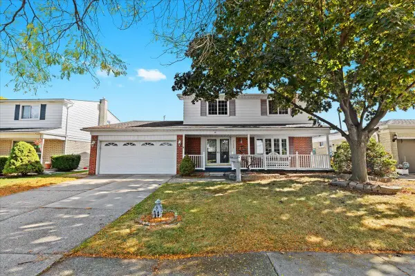 32438 Lancaster Drive, Warren, MI 48088