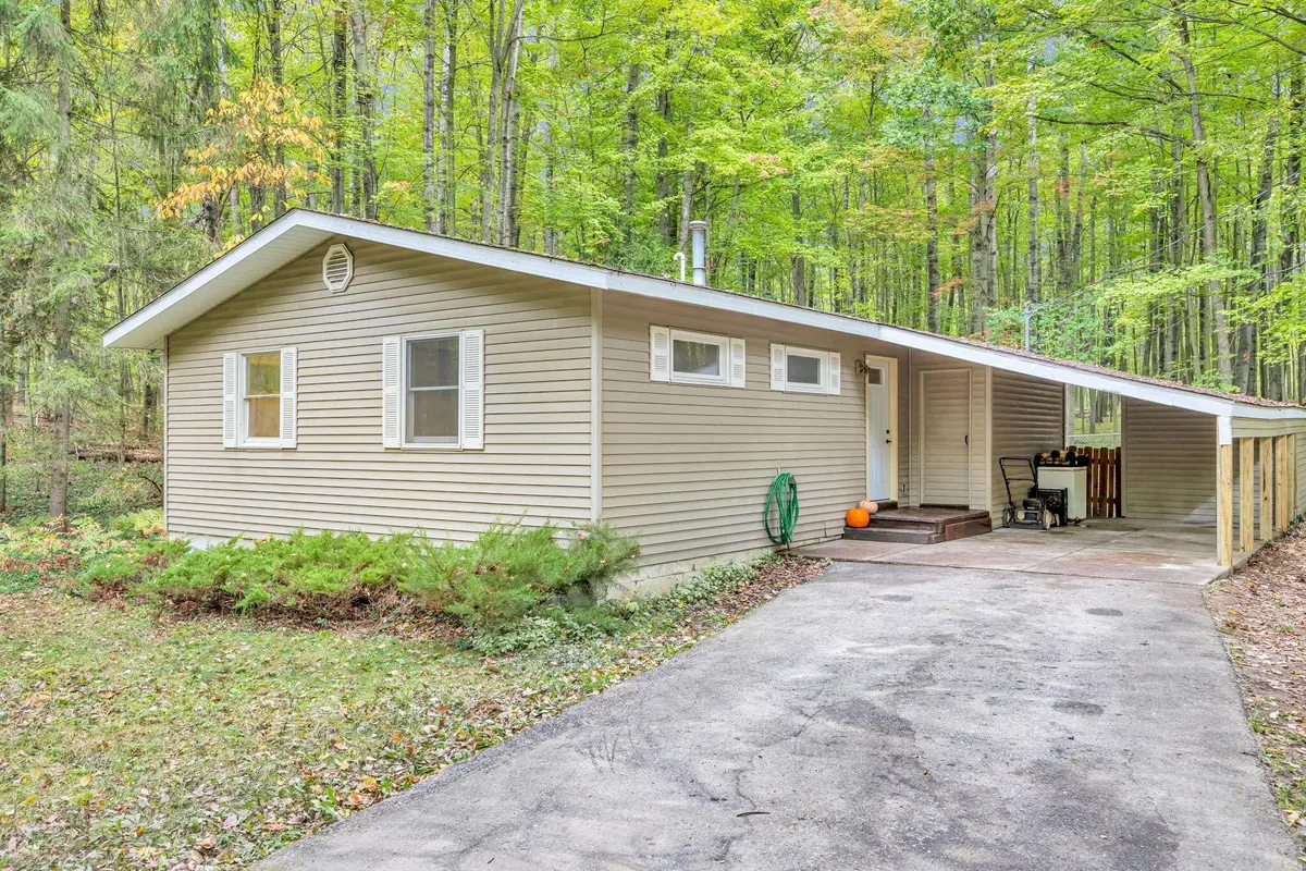 8128 Highland Trail, Canadian Lakes, MI 49346 - Image #1