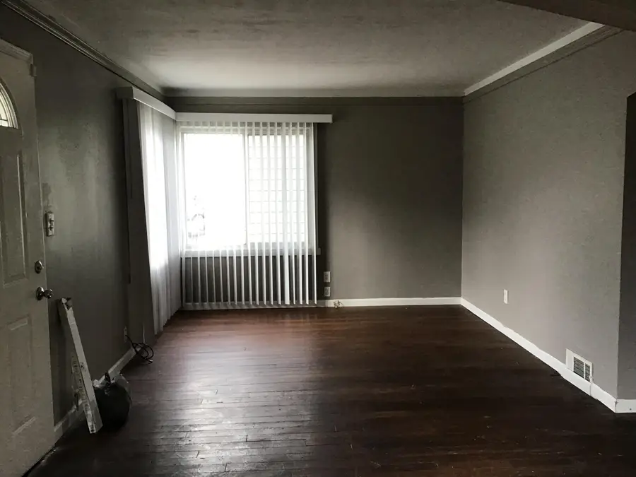 19453 Roscommon Street, Harper Woods, MI 48225 - Image #2