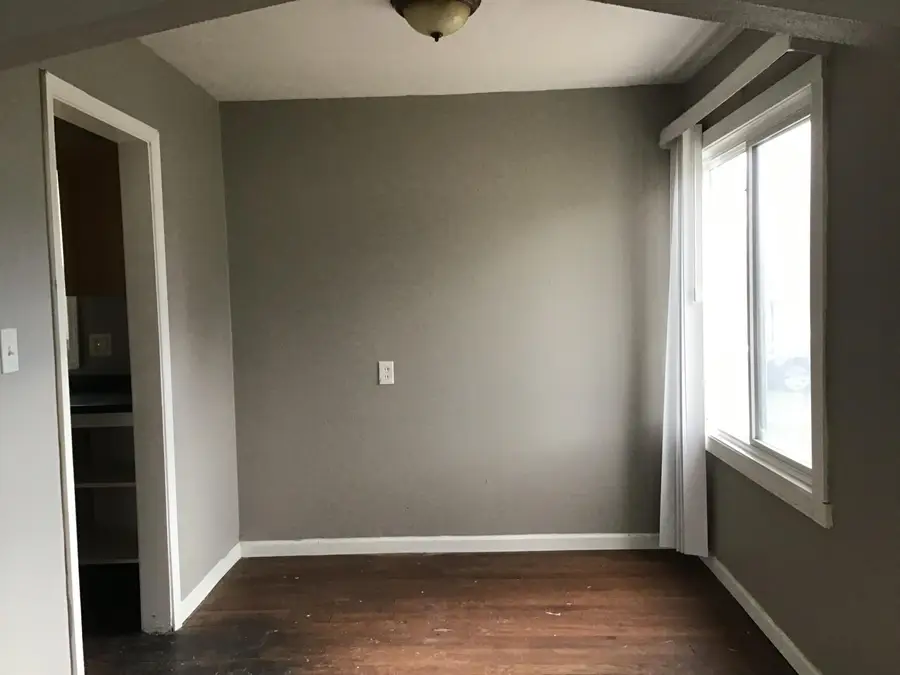 19453 Roscommon Street, Harper Woods, MI 48225 - Image #3