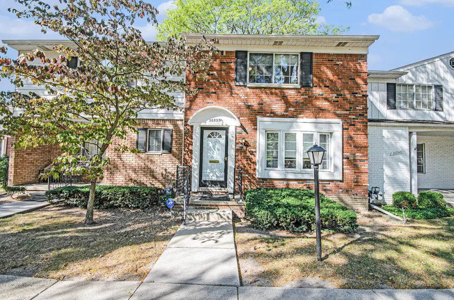 20537 Williamsburg Court, Harper Woods, MI 48225 - Image #2