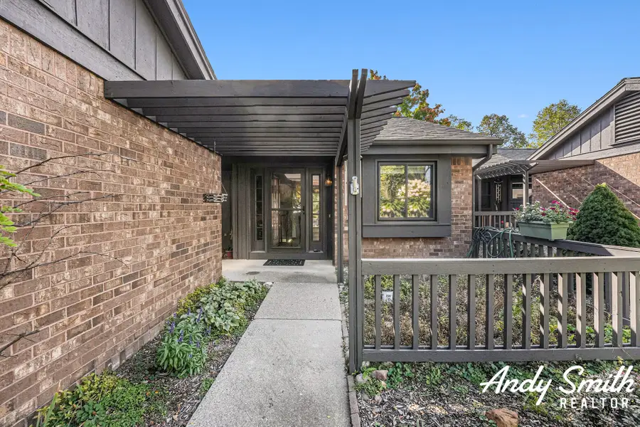 3436 Eagle Ridge Court Ne, Grand Rapids, MI 49525 - Image #2