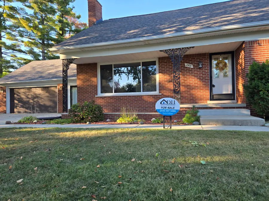 2209 Cromie Drive, Warren, MI 48092 - Image #2