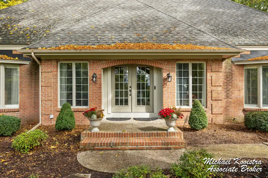 2520 Shadowbrook Drive Se, Grand Rapids, MI 49546 - Image #2