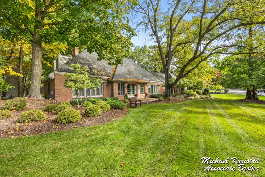 2520 Shadowbrook Drive Se, Grand Rapids, MI 49546 - Image #3