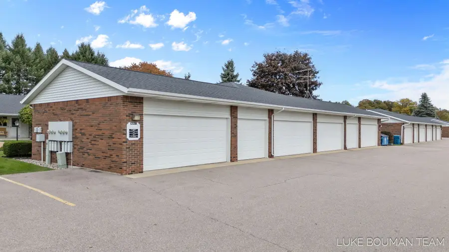 2921 N Wentward Court, Hudsonville, MI 49426 - Image #2