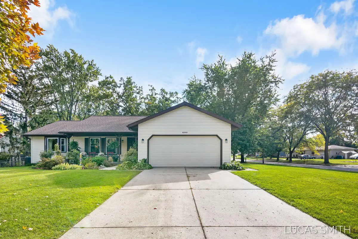 4256 W Grand Boulevard Nw, Grand Rapids, MI 49534 - Image #1