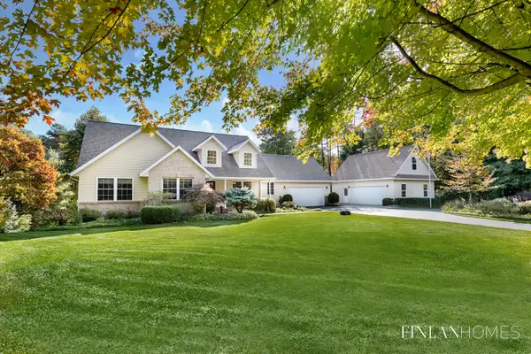 14132 Natures Place Court Se, Lowell, MI 49331