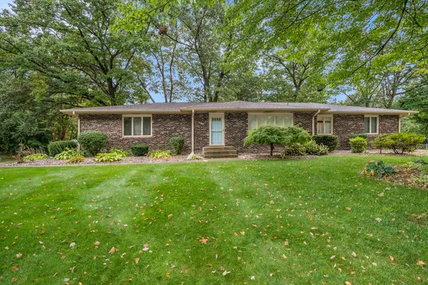 26049 Driftwood Drive, Edwardsburg, MI 49112