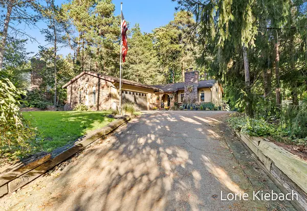 14666 Indian Trails Drive, Grand Haven, MI 49417