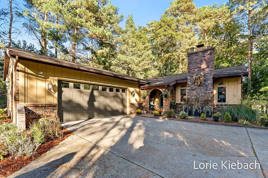 14666 Indian Trails Drive, Grand Haven, MI 49417 - Image #2