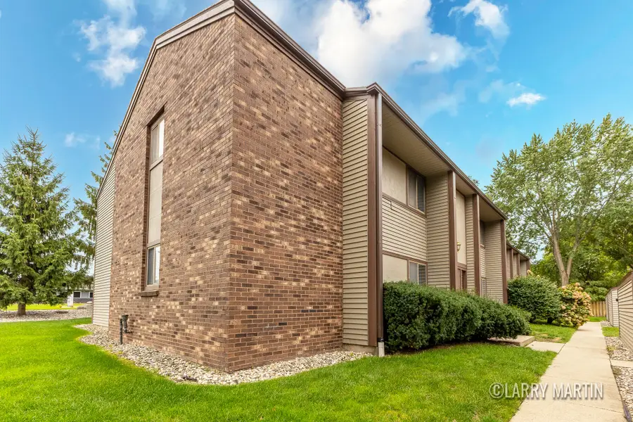 3222 Arrowhead Arms Court Sw, Grandville, MI 49418 - Image #2